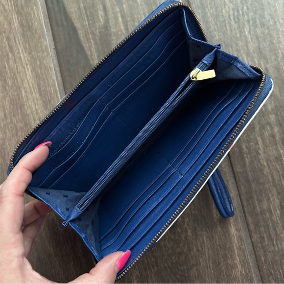 Fossil Sydney Leather Wristlet Leaf Print Zip Around Wallet - Picture 6 of 6